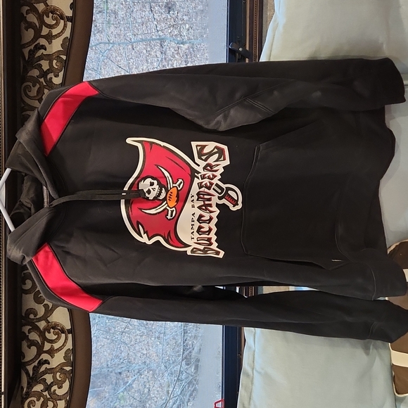 Tampa Bay Buccaneers hoodie - Picture 1 of 2